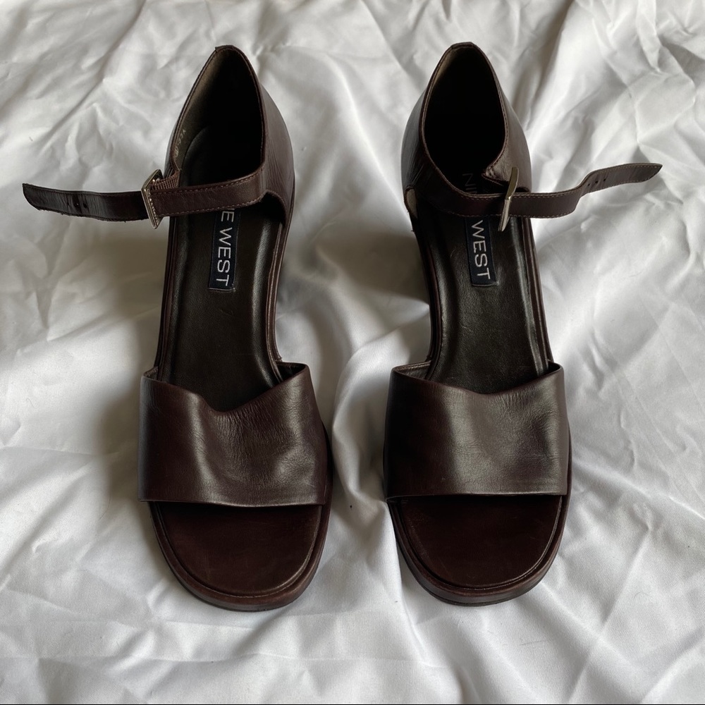 Y2K Nine West square toe heeled sandal